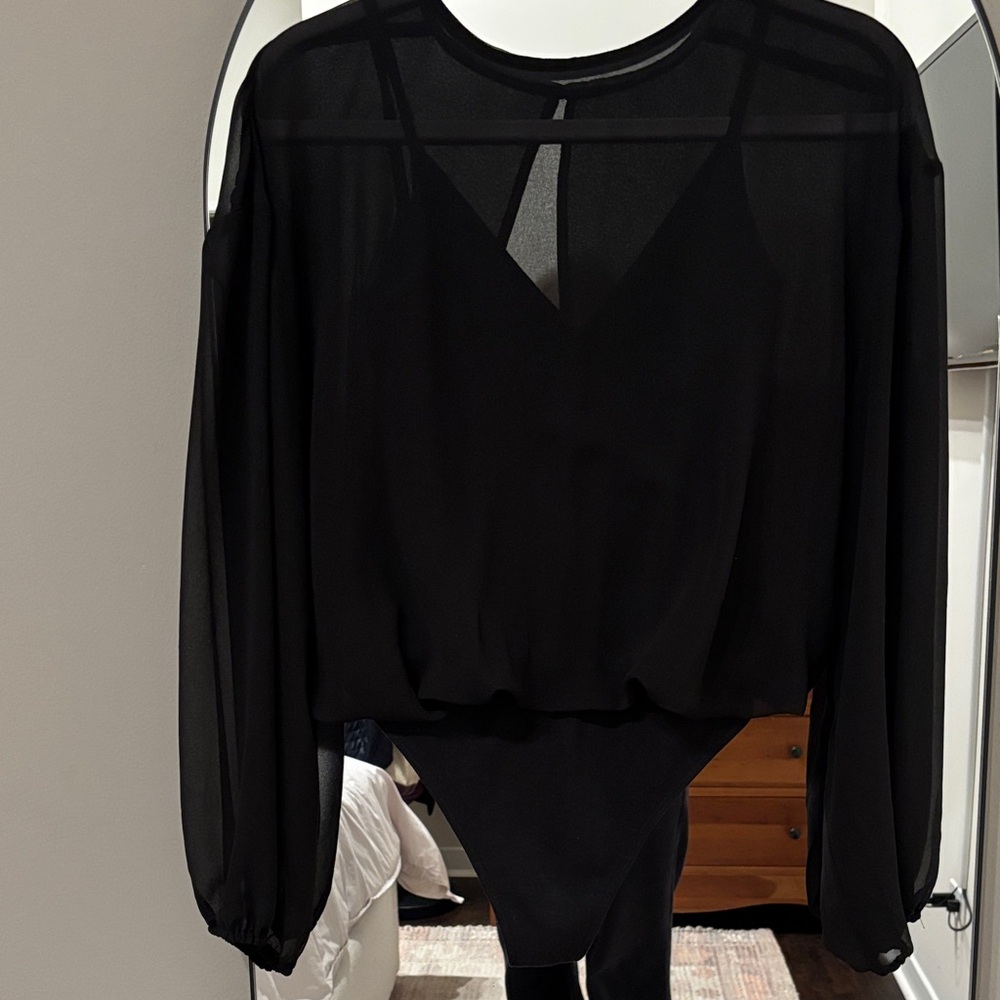 Aritzia/Wilfred black bodysuit. Size M
